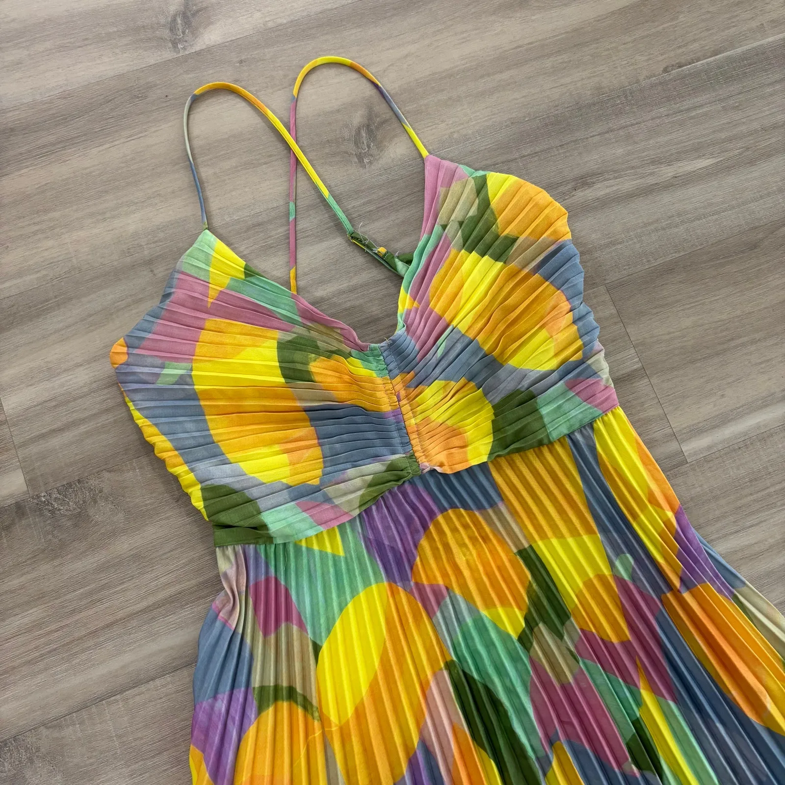 Astr the Label Blythe Plisse Midi Dress Yellow Lilac Abstract Women Size Small - Image 4