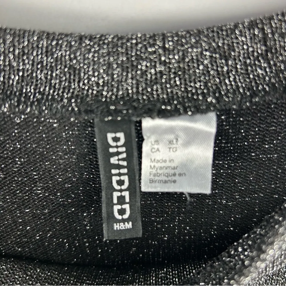 H&M Divided Women's Black Silver Metallic Long Sleeve Sweater XL - Image 4