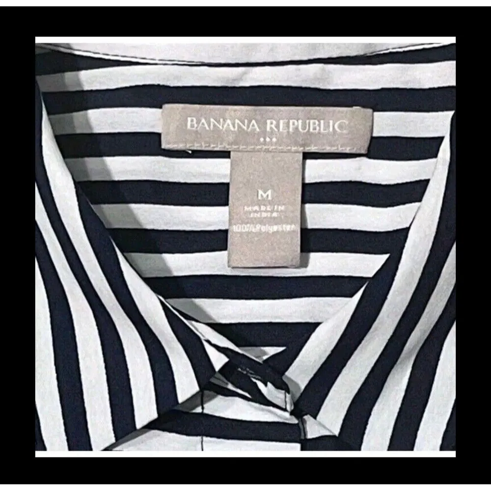Banana Republic Sz. Medium  Button Up Blue White Striped Nautical Preppy Blouse - Image 6