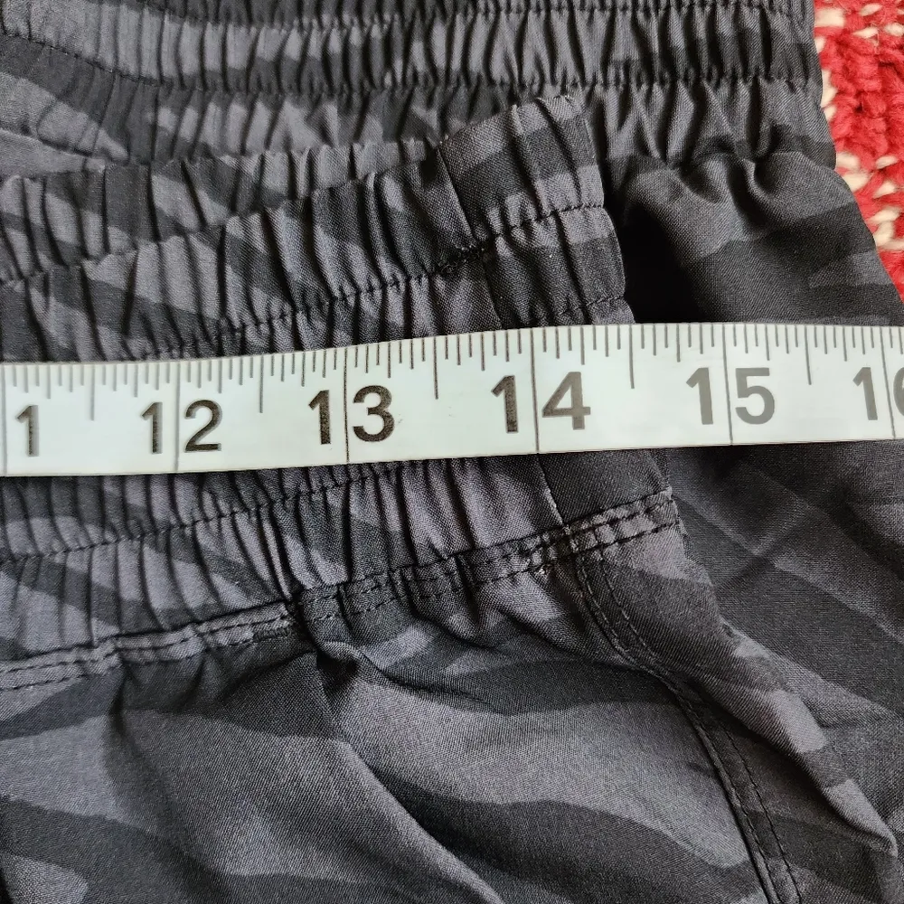 Old Navy Black Green Zebra StretchTech High Waist Nylon Joggers Size Medium - Image 8