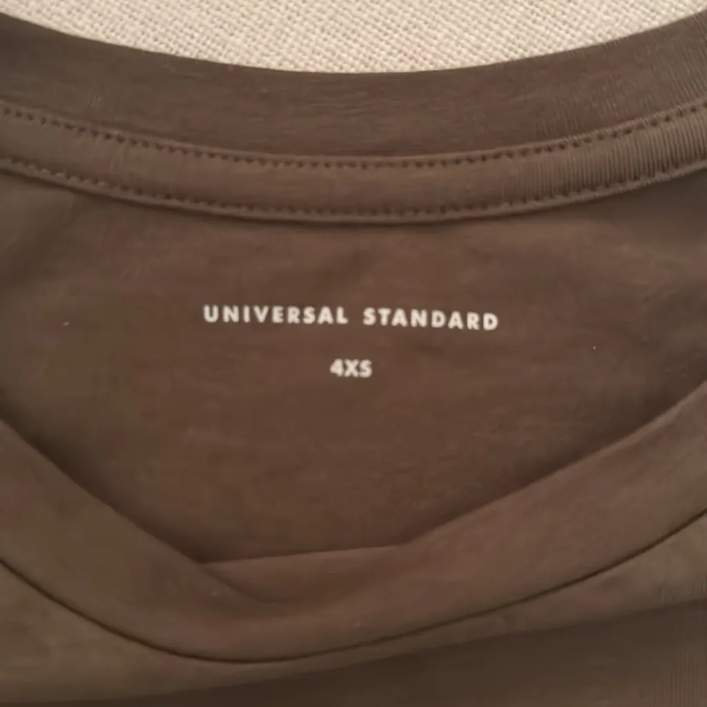 NWT 4XS. Universal standard Tee Rex in color crocodile - Image 2