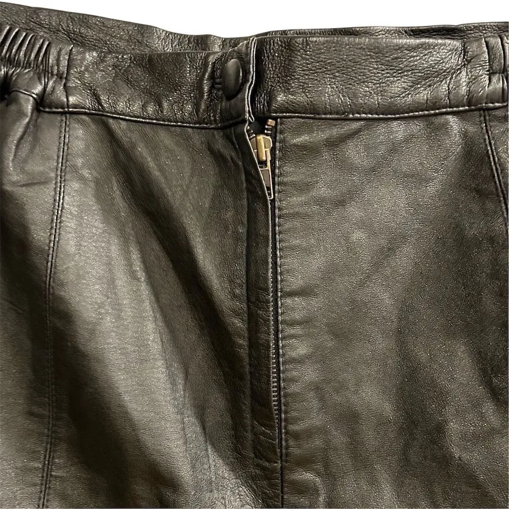 Vintage Roaman's Women's Black Leather Mini Skirt Size 38 - Image 7