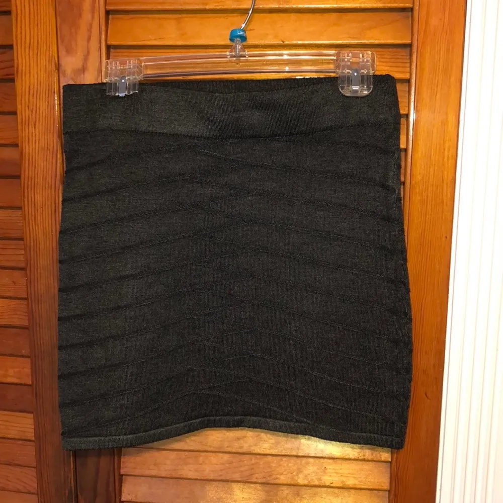 Dark gray pencil skirt - Image 2