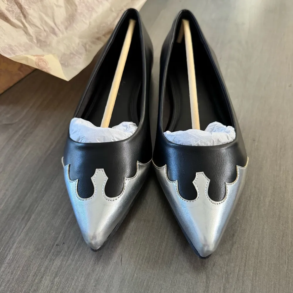 BAND OF THE FREE Gald Metallic pointed Toe black silver Western Flats size 9 NWT - Image 4