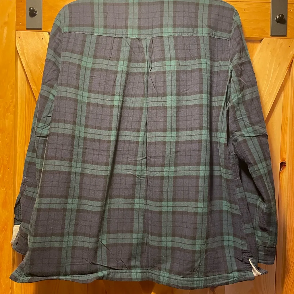 LL Bean women’s Sherpa lined Green and navy Plaid Button - Image 4
