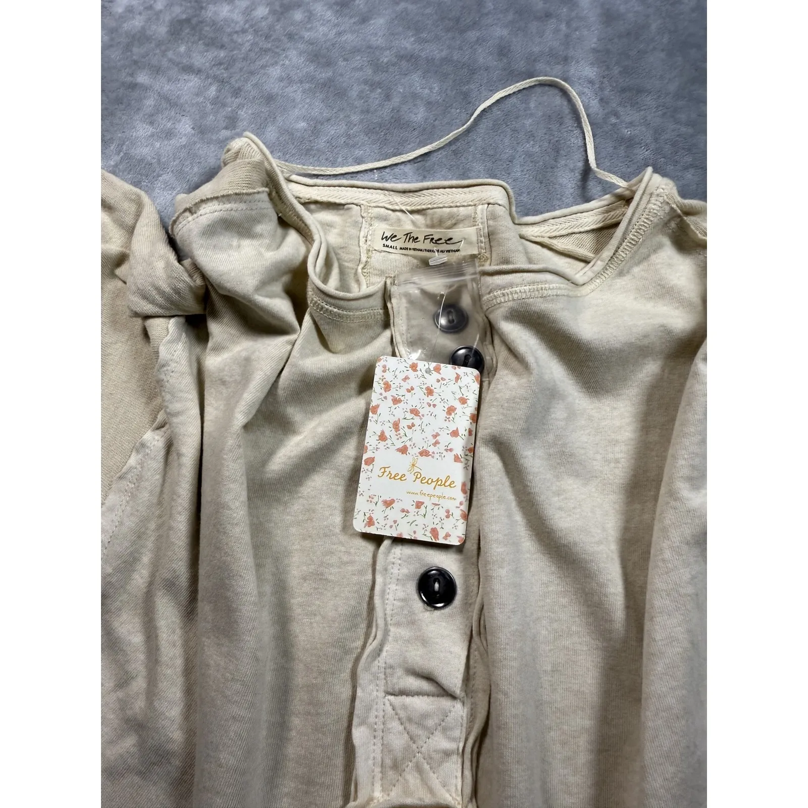 Free People‎ We The Free Shirt Womens Small Beige Starshine Henley Button Top - Image 6