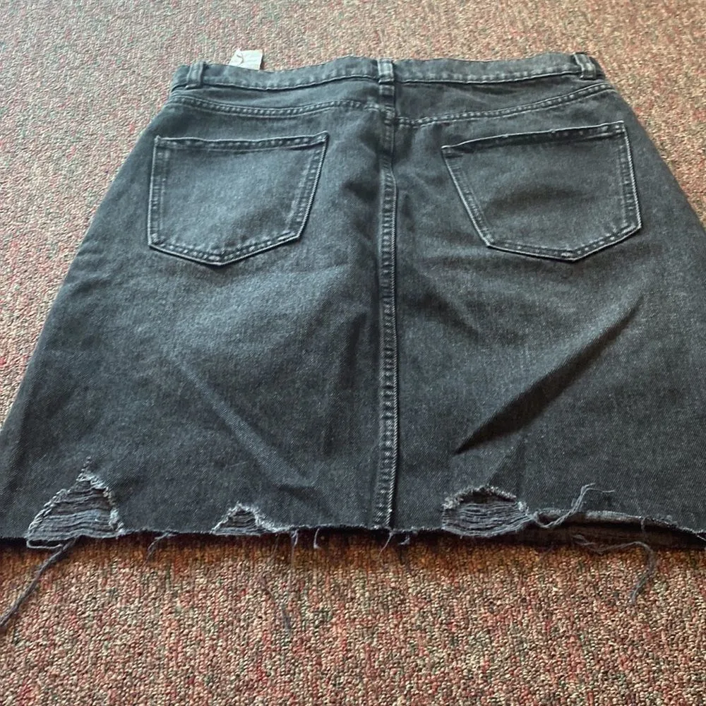 Zara large black denim distressed skirt - Image 5