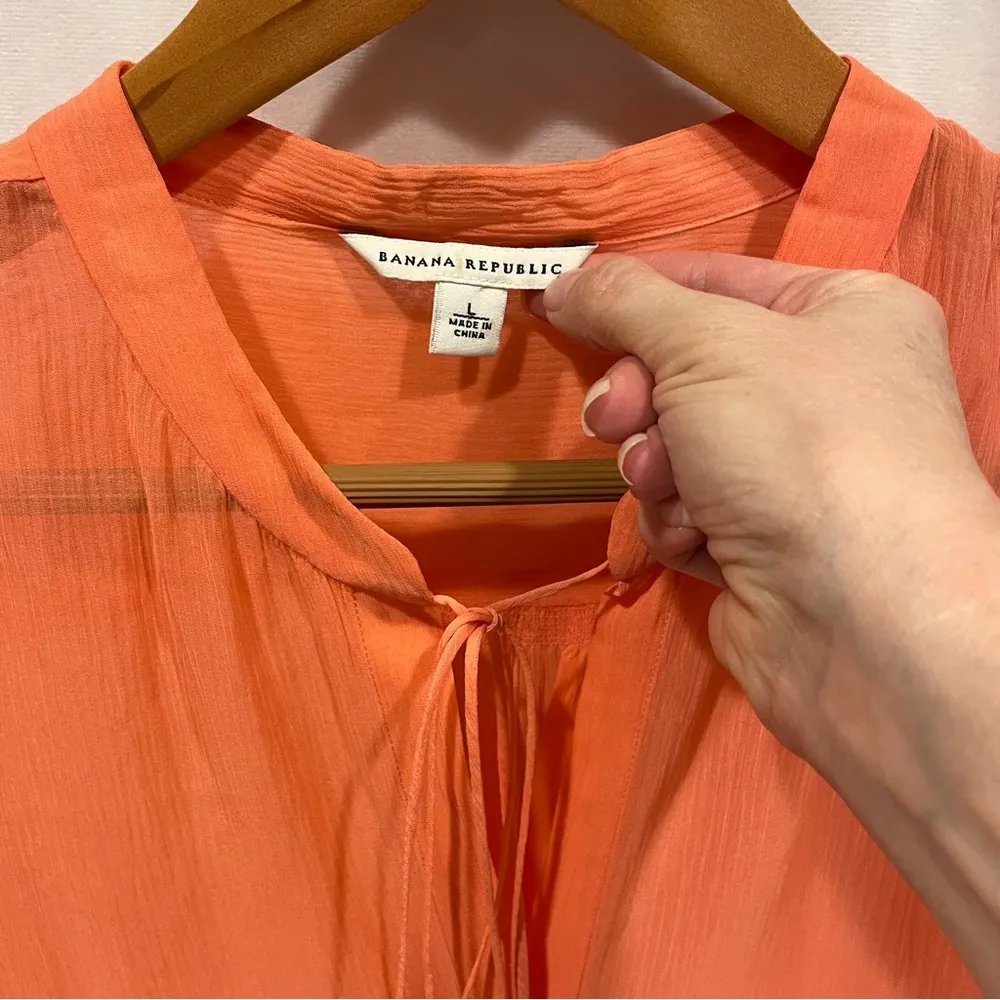 Gorgeous Y2K peach sheer silk boho ruffle sleeve tie neck blouse Banana Republic - Image 6