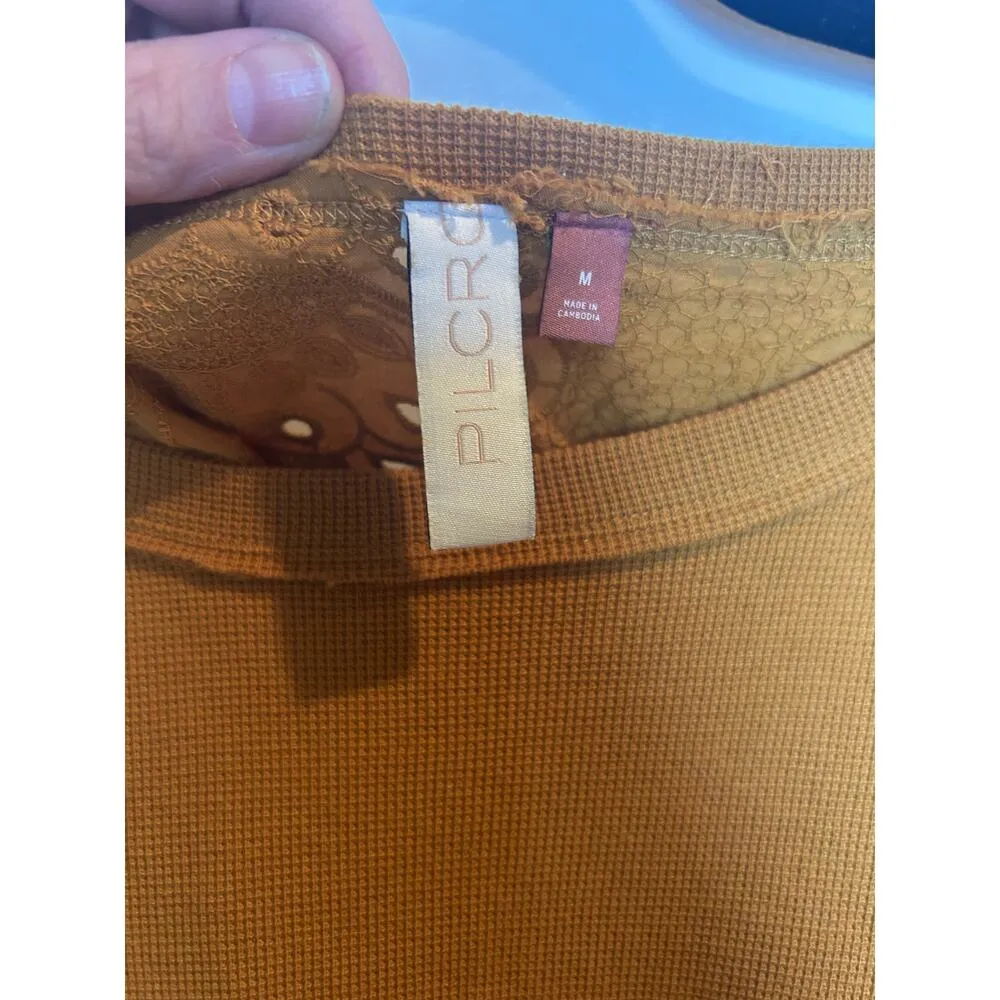 Pilcro Anthropologie Yellow Golden Blouse with Cut-outs Lace Size Medium M - Image 5