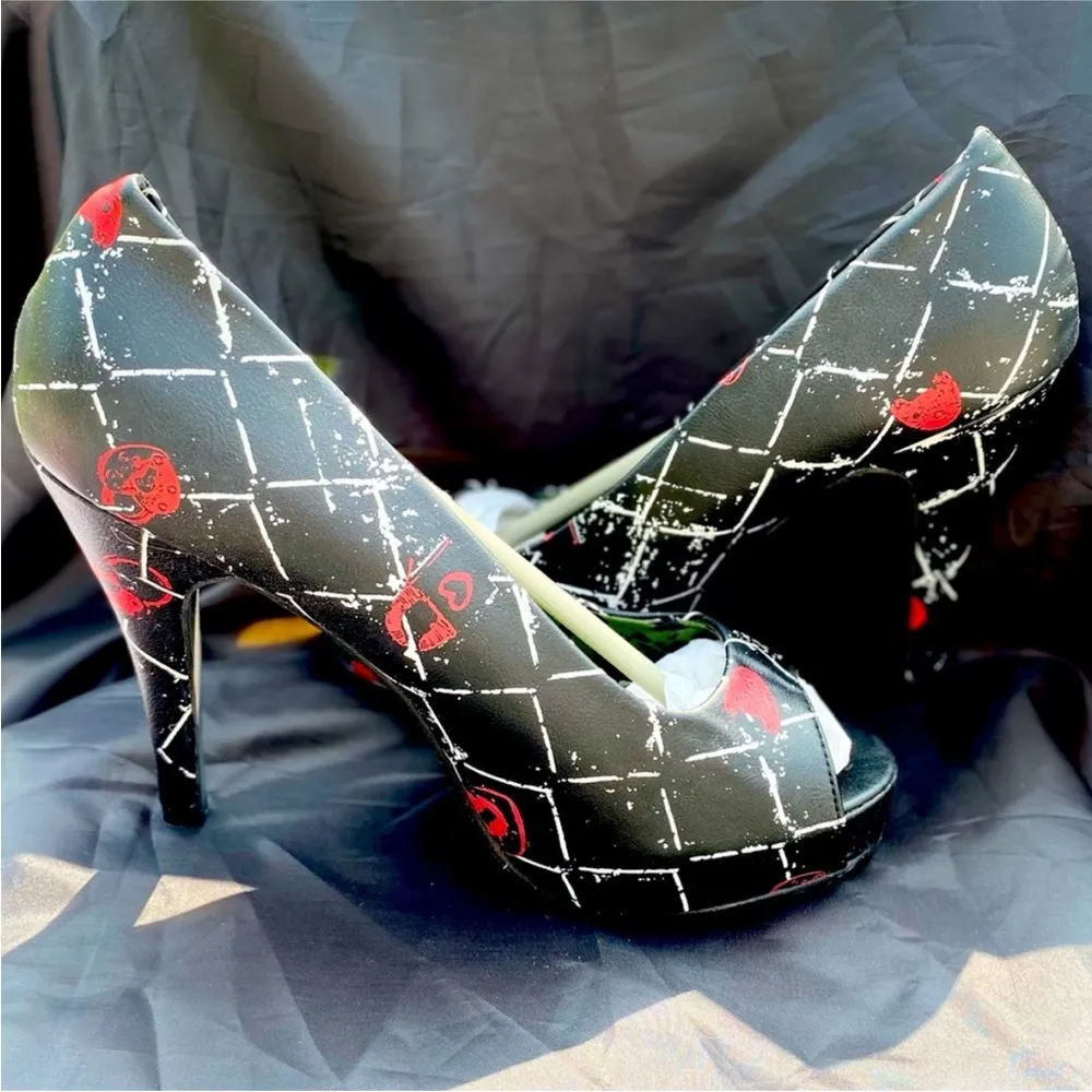 Stylish Black and Red Women's Heels Size 9 - Image 2