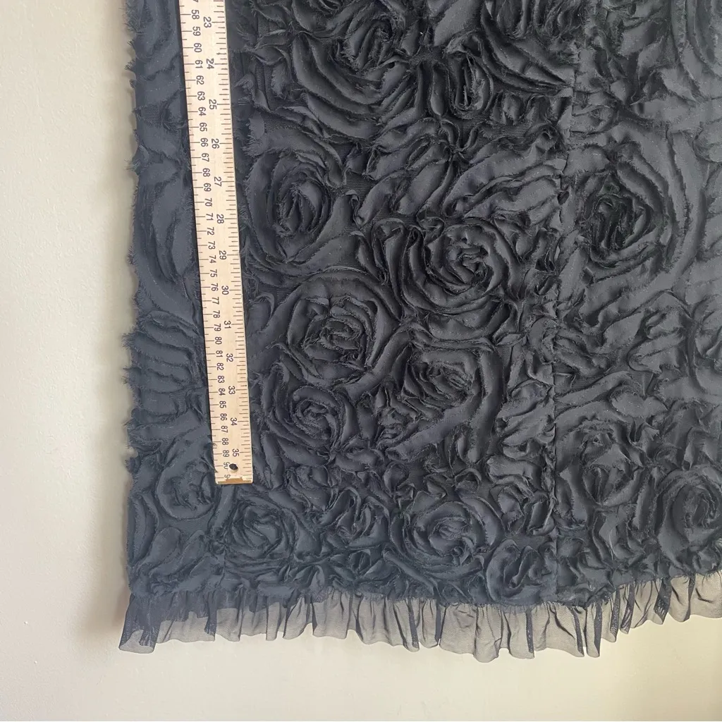 Cartise Black Floral Apllique V - Image 9