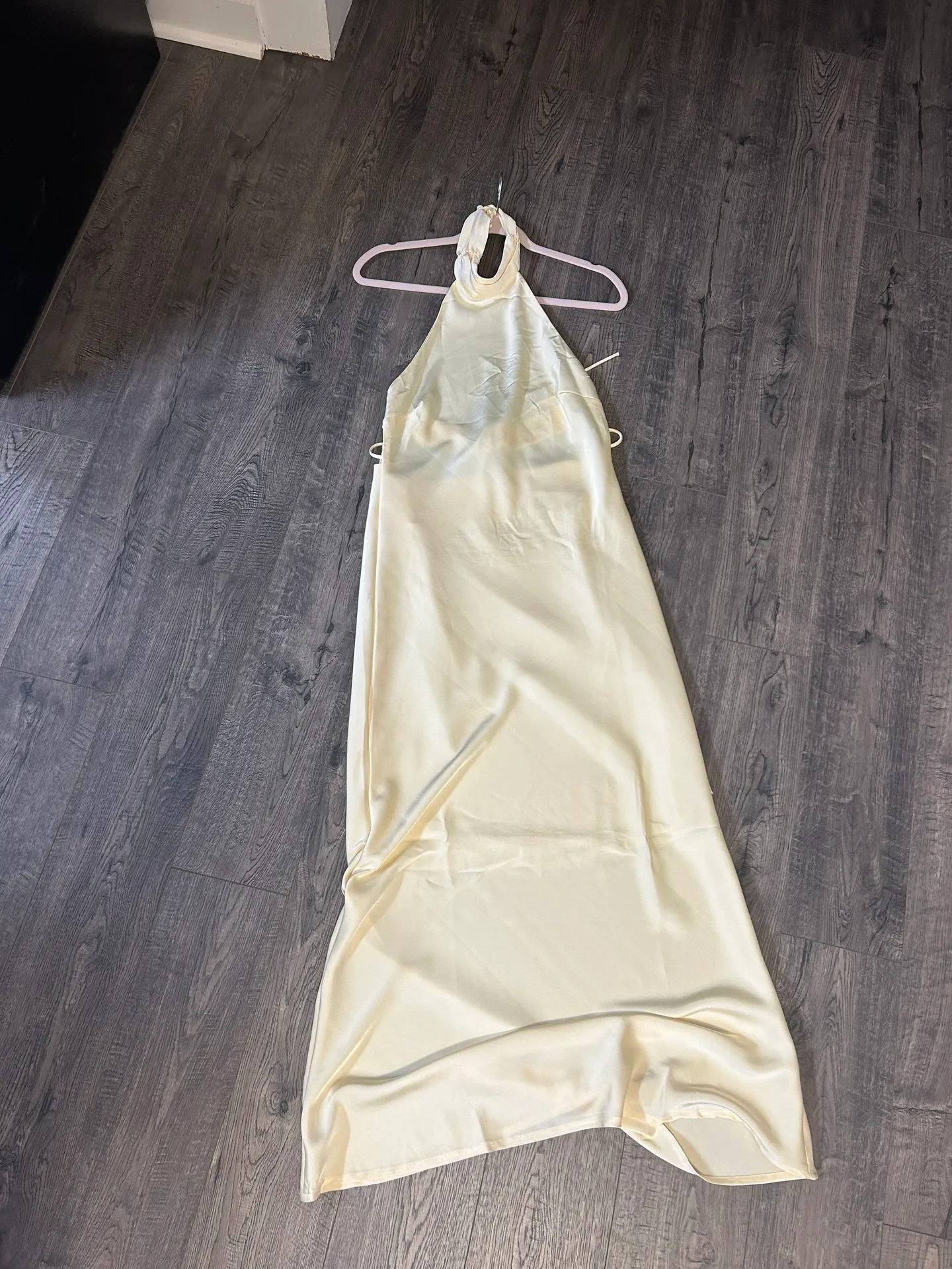 Amazon Yellow Satin Dress - Image 9