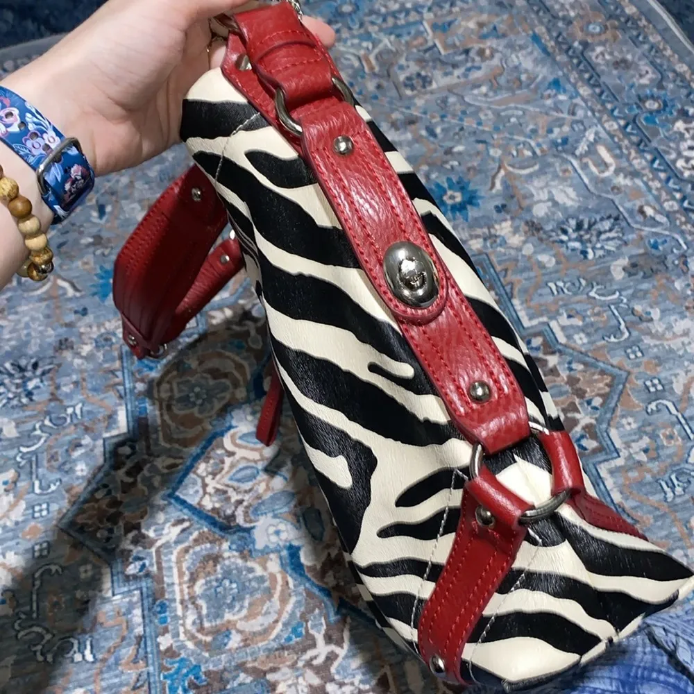 zebra tote bag & wallet - Image 3