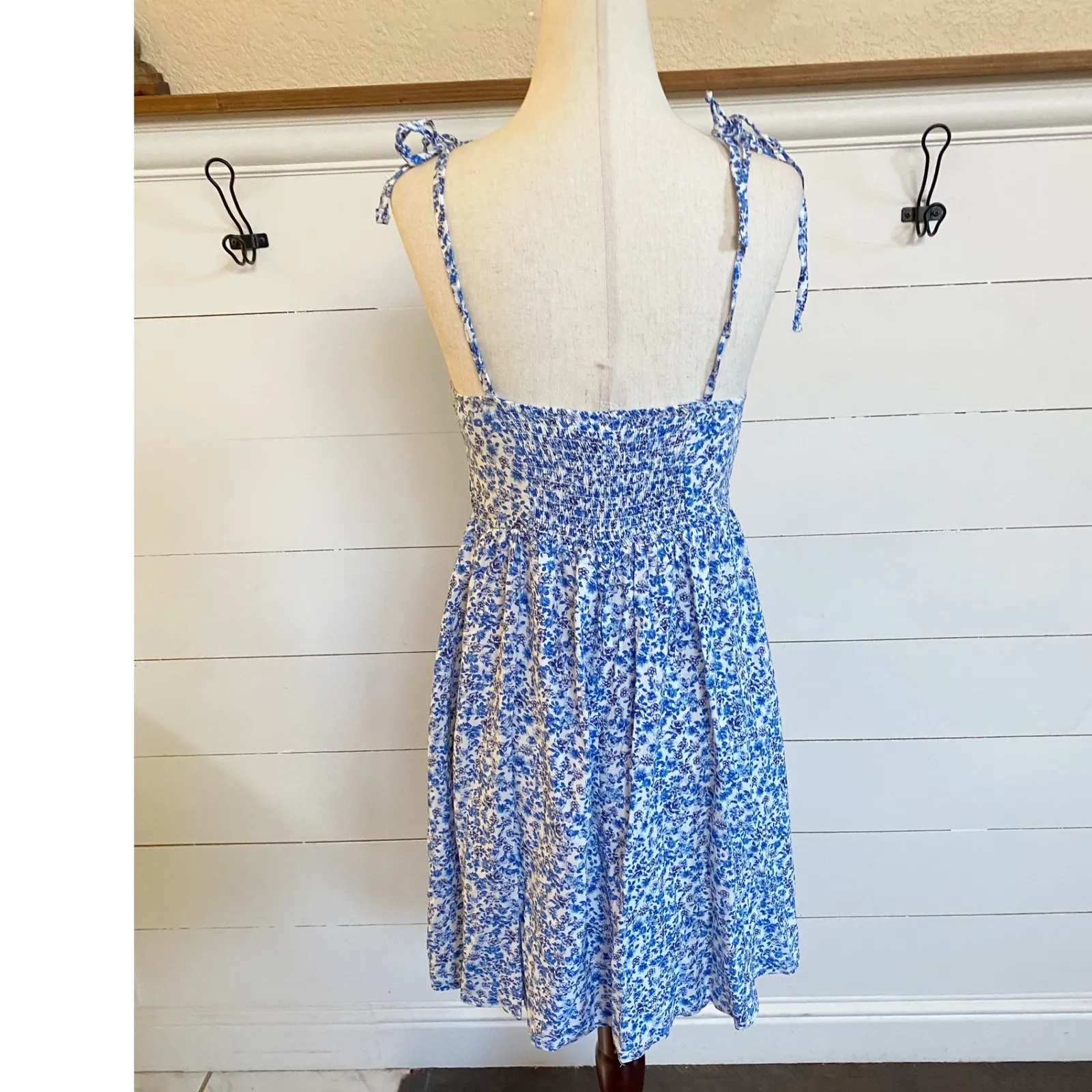 Just Polly Strappy Sleeveless Dainty White Blue‎ Floral Mini dress - Image 5