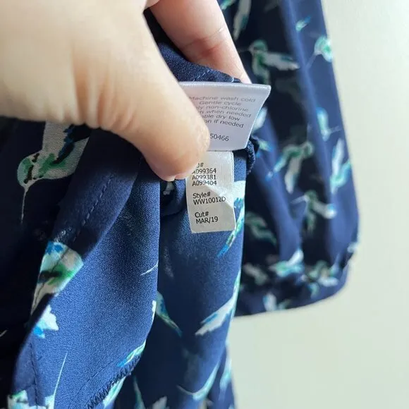 41 HAWTHORN STITCH‎ FIX Bird Print Hope Split Neck Green Size L - Image 4