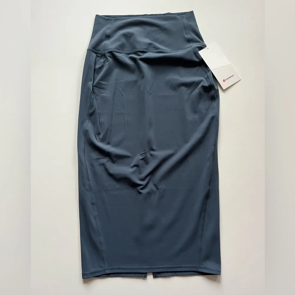 lululemon athletica Nulu Slim-Fit HR Skirt Iron Blue-Size 6
NWT - Image 3
