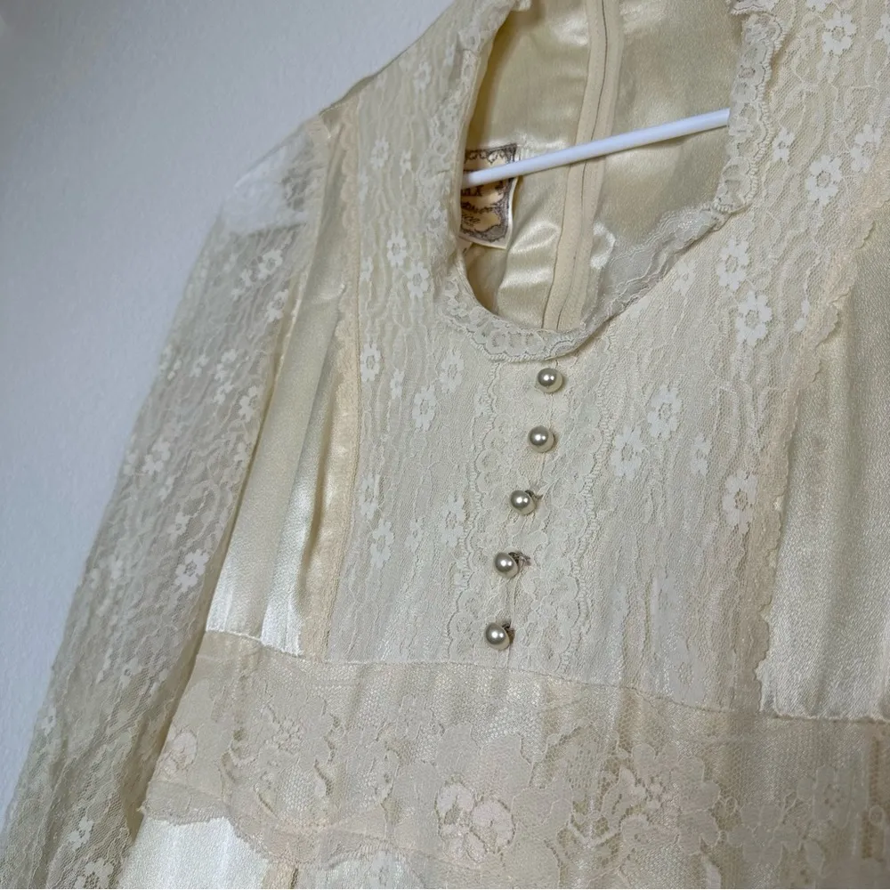 Gunne Sax Vintage  Satin Wedding Dress - Image 5