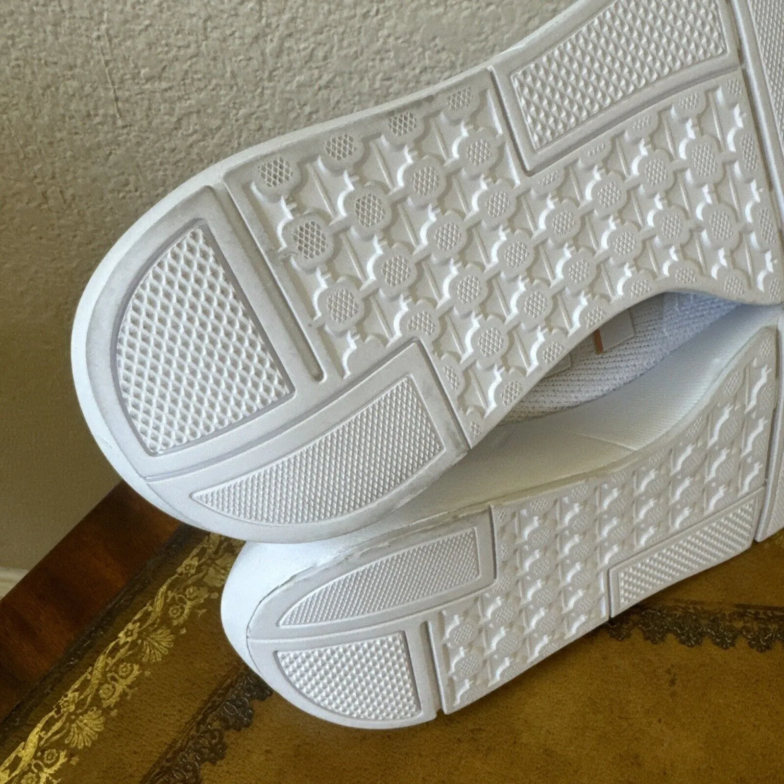 Adidas Swift Run 22 GZ4973 Women's Size 7.5 Running Sneakers White Gold‎ - Image 6