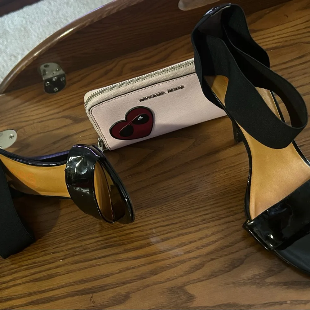 Michael Kors Black Patent Leather Heels 9M/Michael Kors gorgeous wallet-Go KORS! - Image 10