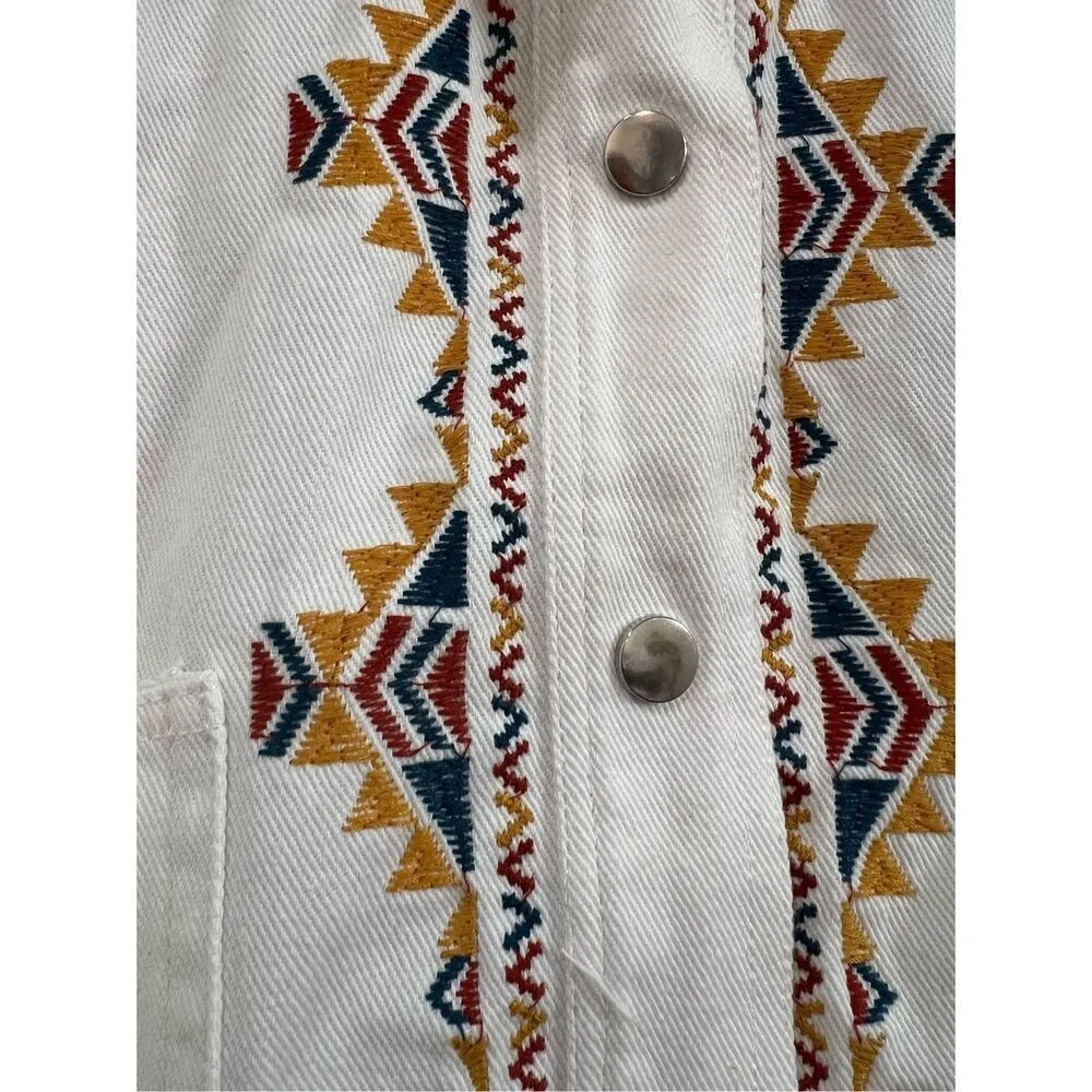 PEACE N' LOVE embroidery snap shacket sz S/M White Size M - Image 3