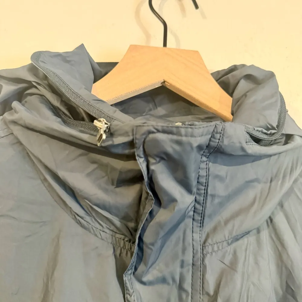 Bench  WINDBREAKER WITH PACKABLE HOOD IN COLLAR SIZE MEDIUM - Image 7