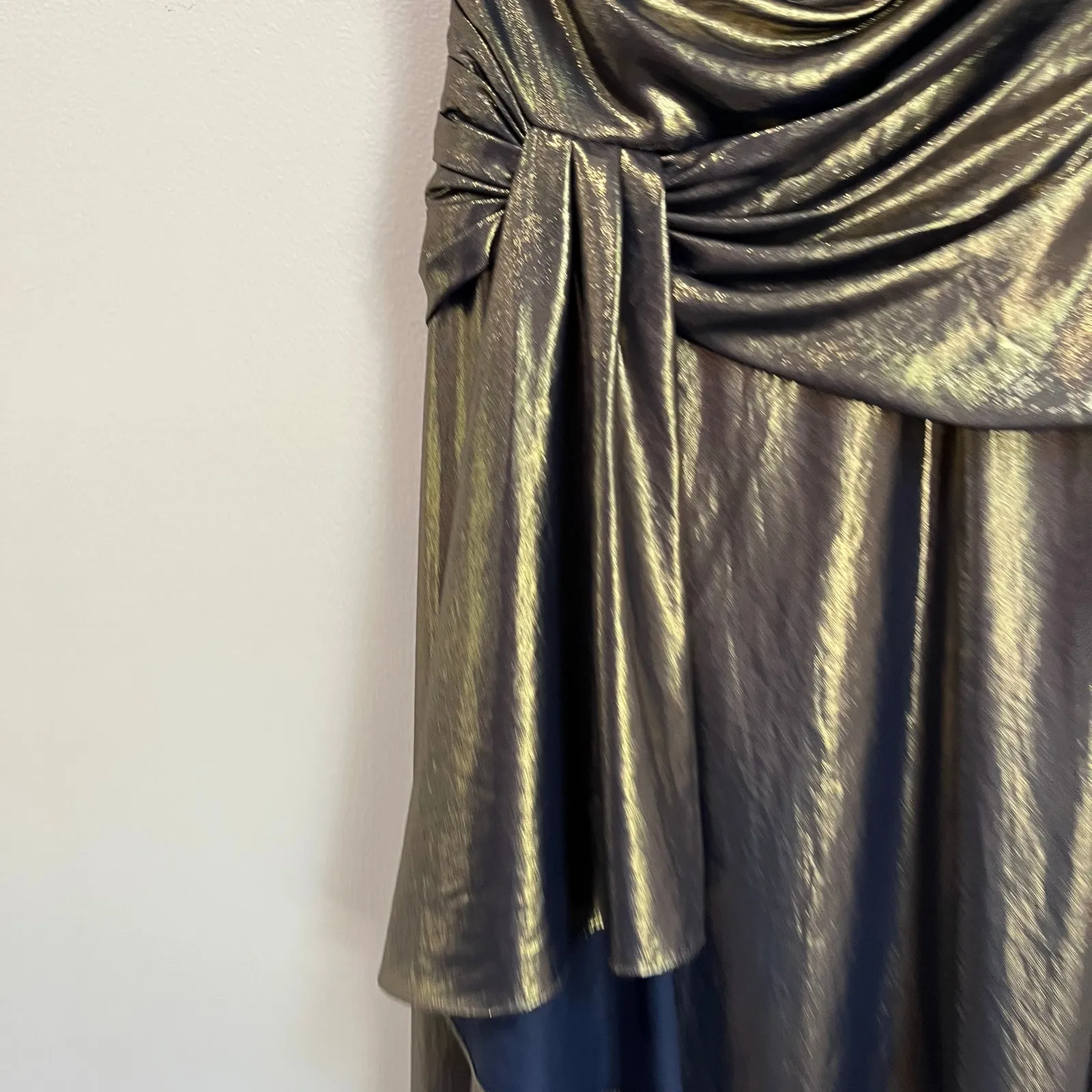 Ever New Goddess Charli High Low Navy And Gold Metallic Formal Gown Sz US 0 - Image 7