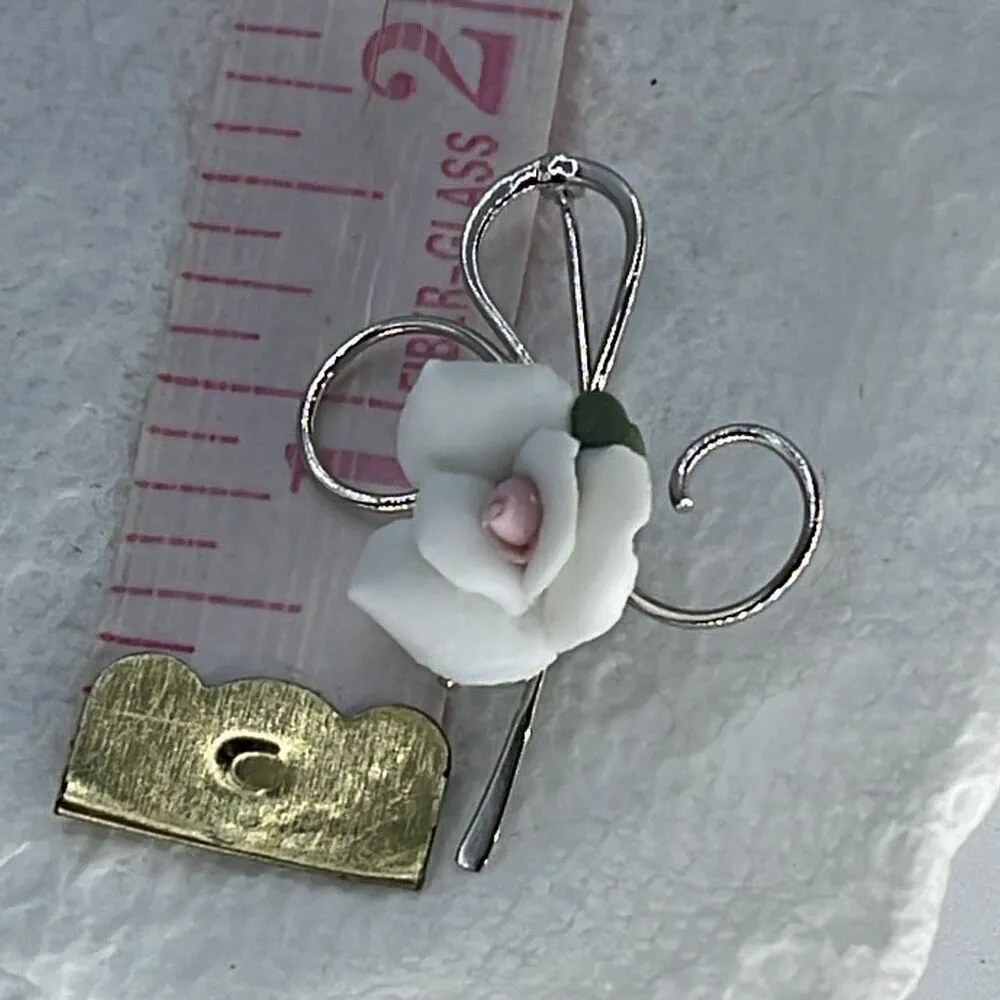 Vintage Delicate floral decor brooch. Gold - Image 4