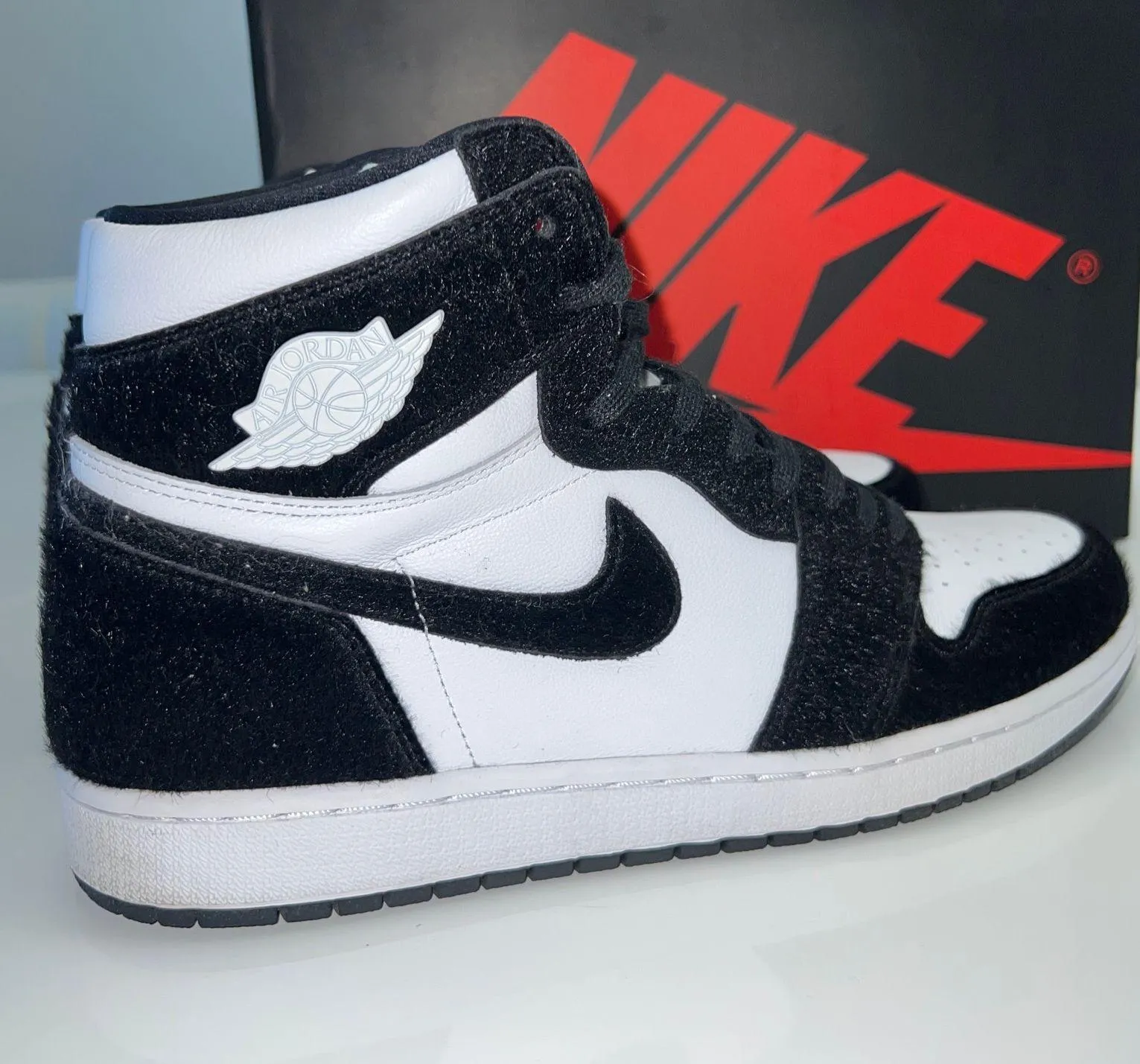 WOMAN’S  1 Retro High OG Twist Pony 2019 Woman’s Air Jordan’s Size 12US - Image 5