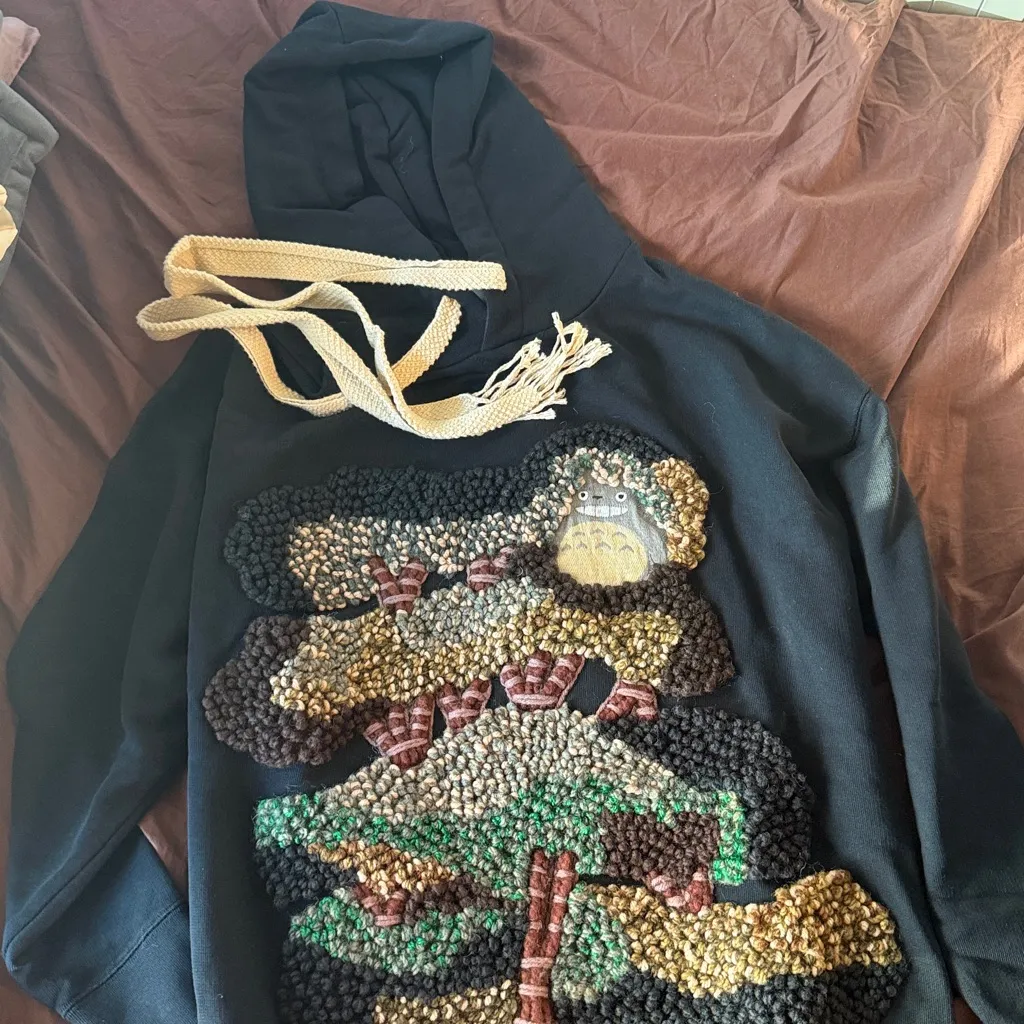 RARE LIMITED EDITION LOEWE TOTORO EMBROIDERED AND TUFTED HOODIE - Image 4