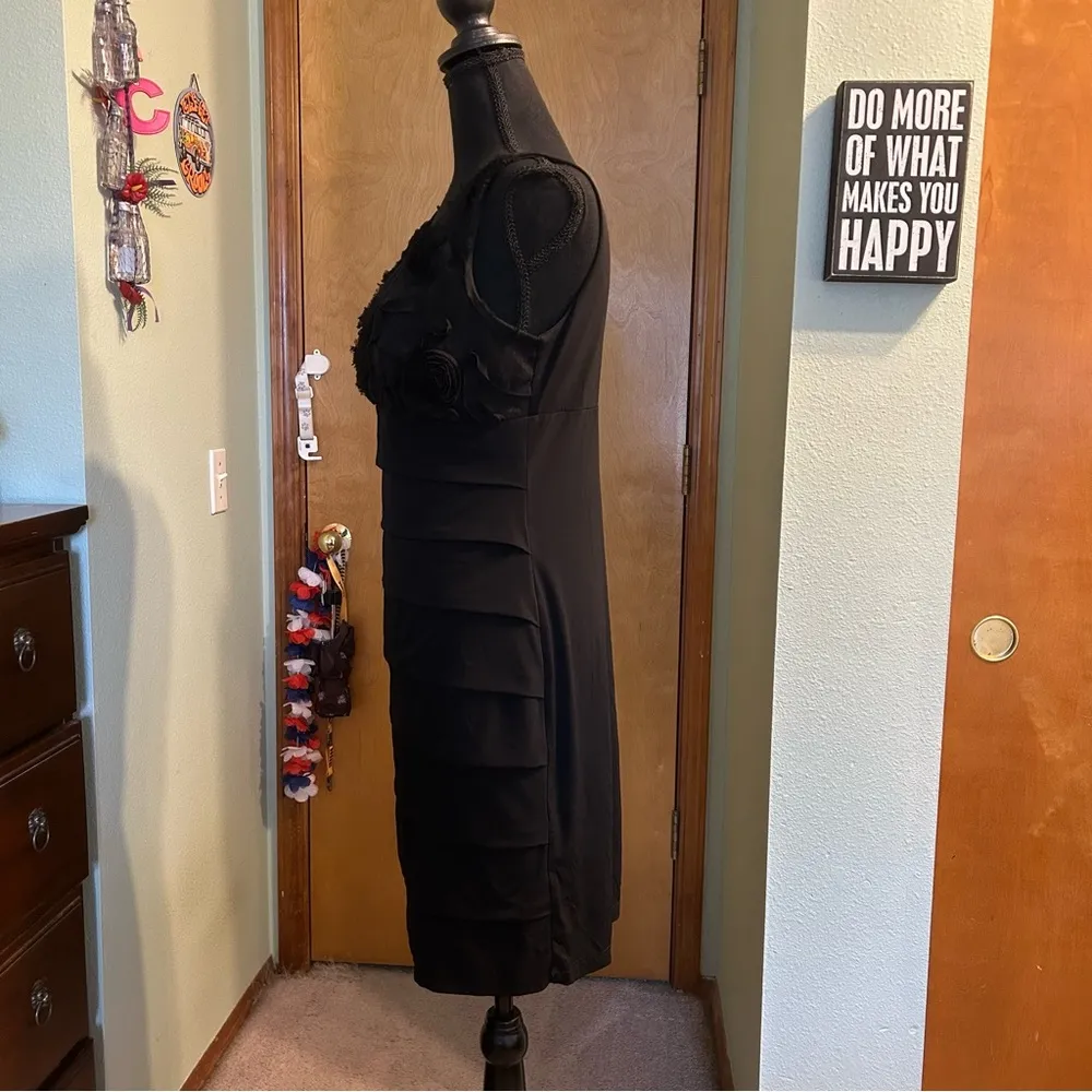 EnFocus Studio black sleeveless bodycon midi dress size 10 chiffon flowers - Image 4