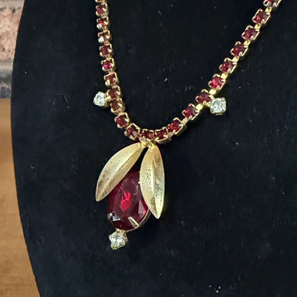 Vintage 1940’s Red Glass Rhinestone and gold tone flower necklace - Image 2