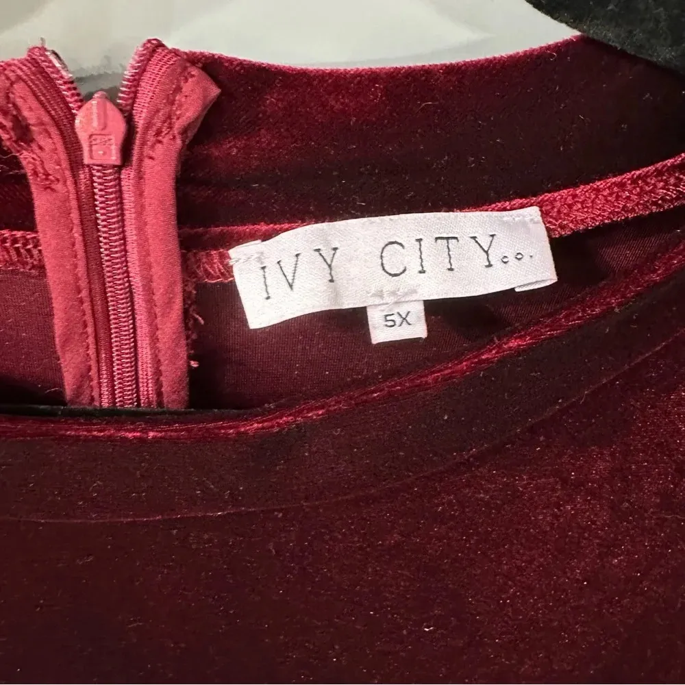 Ivy City Co Velvet Maroon Midi Dress Size 5X Red - Image 3