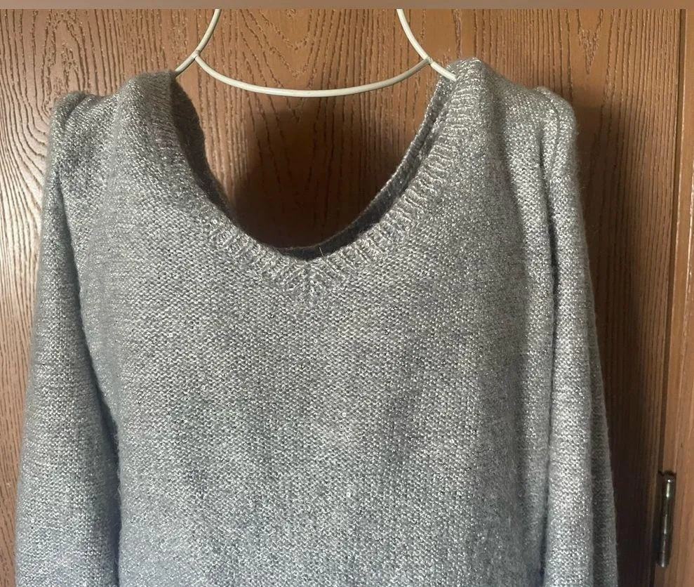 White House Black Market Gray/Silver Sequin Knit V-Neck Long Sleeve Sweater - Image 3