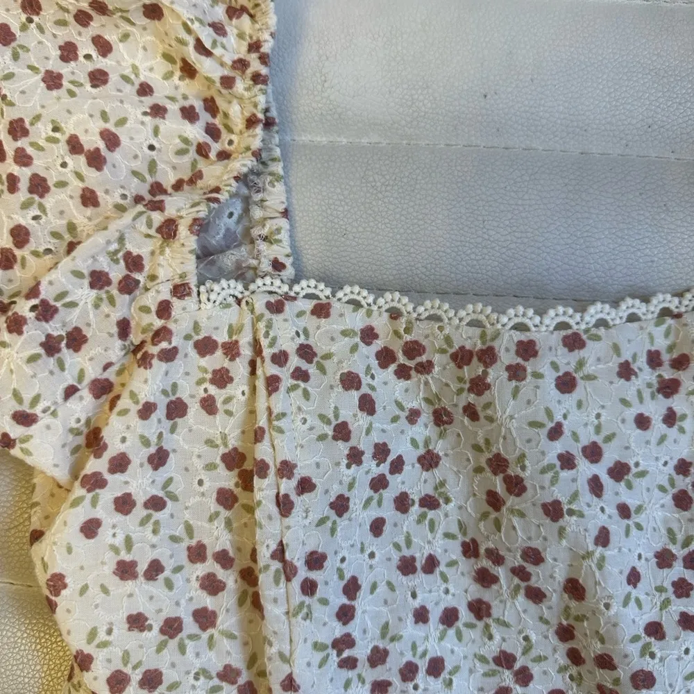 Altar’d State Cropped Floral Puff Sleeve Top Eyelet Lace Trim Shirt NWOT - Image 2