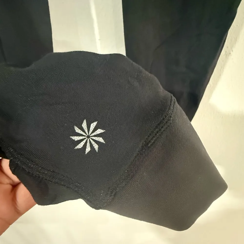 ATHLETA BLACK 24.5” LEGGINGS WITH BACK ZIP POCKET SIZE XS - Image 3