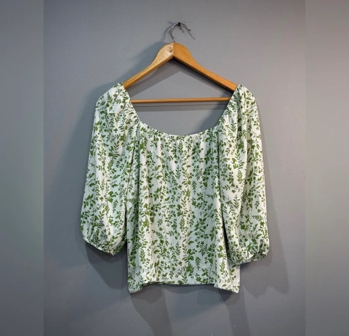 White If She Loves Floral Peasant Blouse Size L Like New Green Size L - Image 4