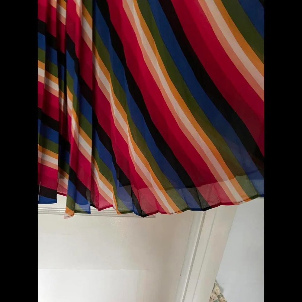 Multi-colored flows skirt from Forever 21 - Image 9