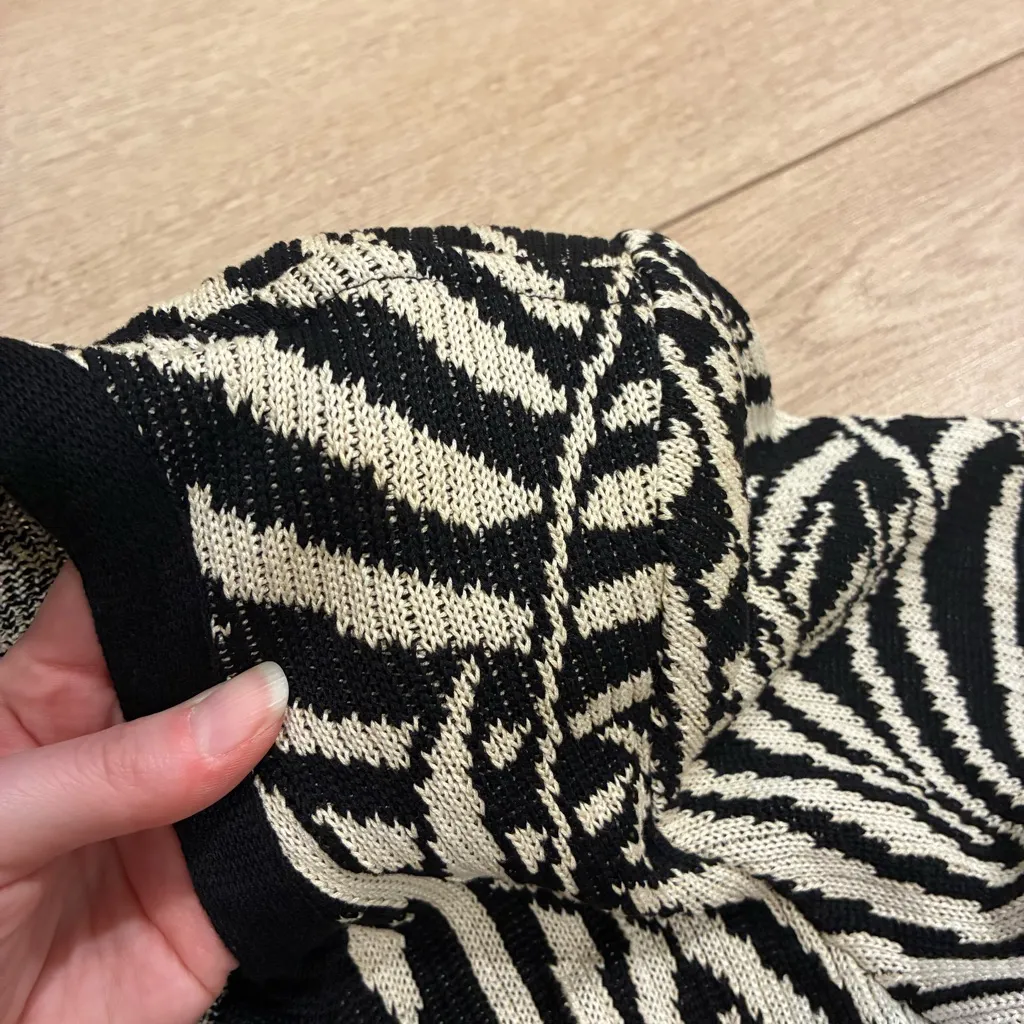 Vintage Yves Saint Laurent Women’s 100% Cotton Short Sleeve Cardigan Size 40/M Black Size M - Image 4