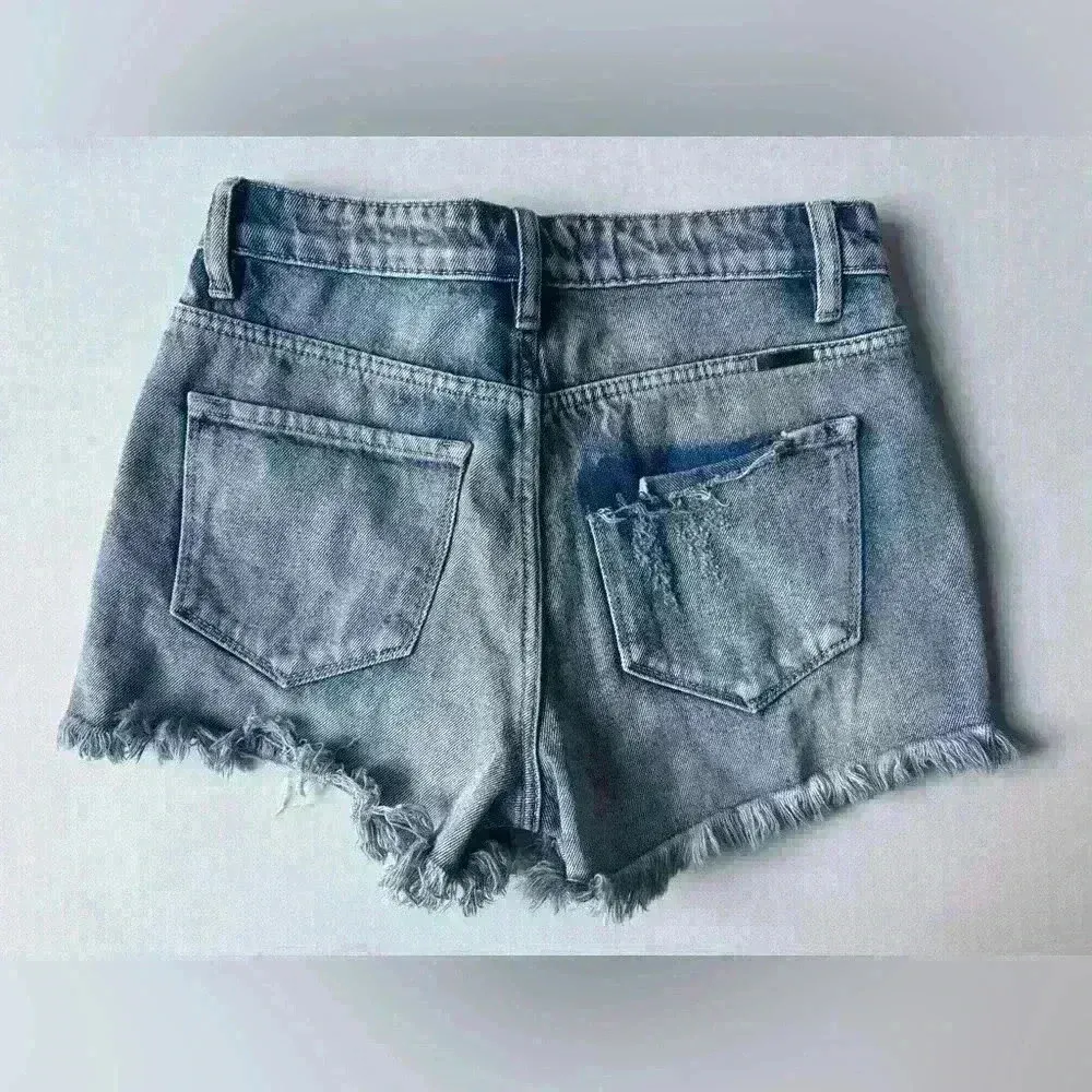 KanCan Women’s Blue Frayed and Distressed‎ Jean Shorts Size XS - Image 2