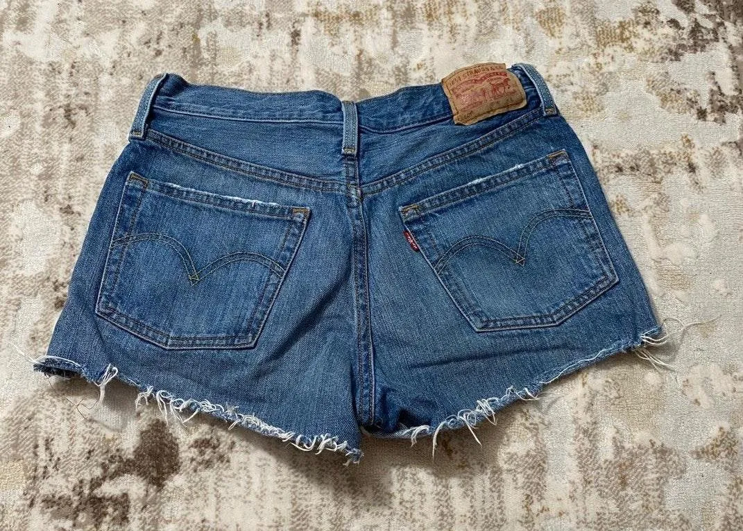 Levi’s  Women’s 501 Shorts - Image 2