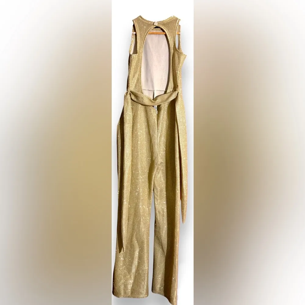 Gold Metallic 1 piece Cutout Jumpsuit NWOT💖 - Image 4