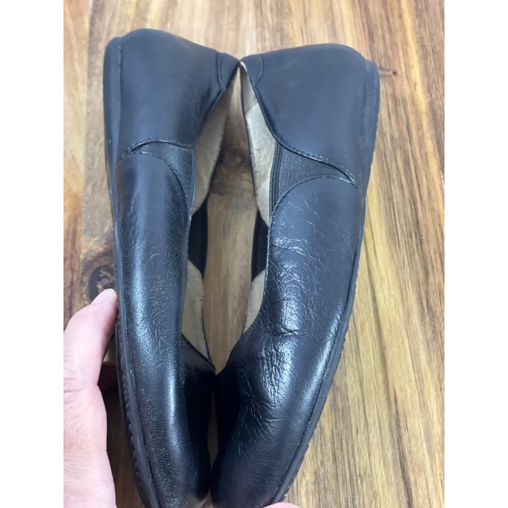 Women's Softwalk Black Leather Comfort Flats Size 6W - Image 4
