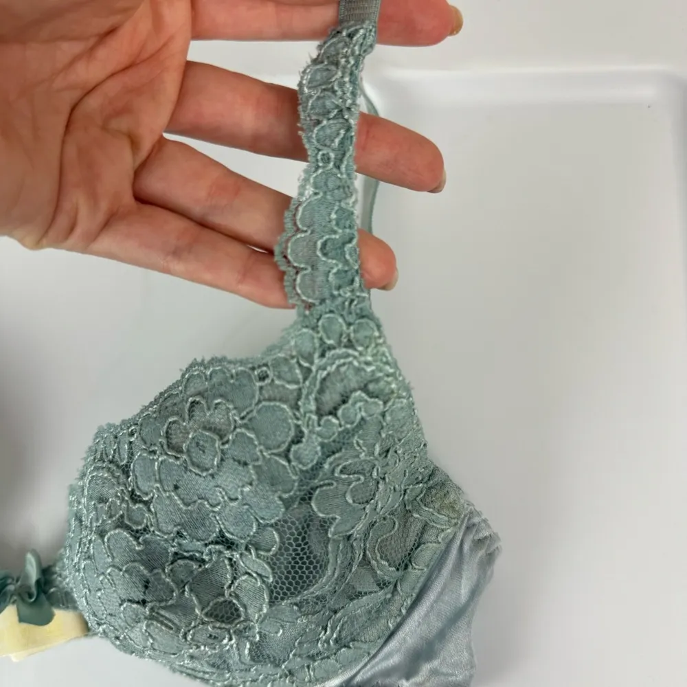 Vtg Victoria’s Secret Gold Label Blue Lace Bra Sz 36A Padded - Image 6