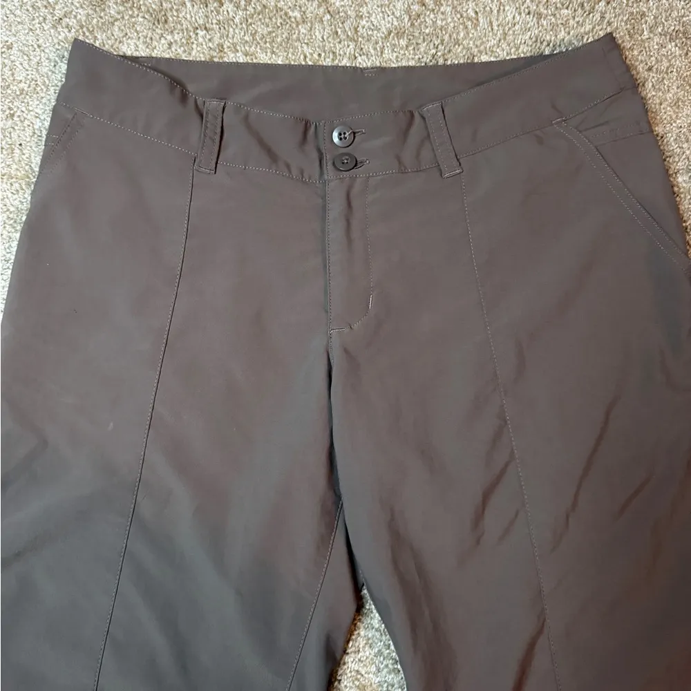 Patagonia Women’s Bermuda Shorts Size 8 Hiking Outdoor Athletic Green - Image 2