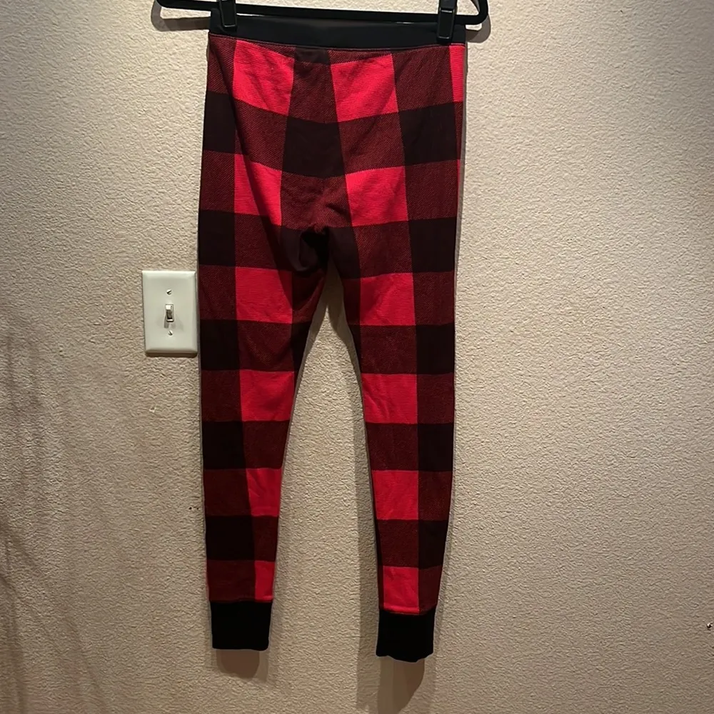 Old Navy Women’s Buffalo Plaid Thermal Pajama Bottoms Size Small Red and Black - Image 7