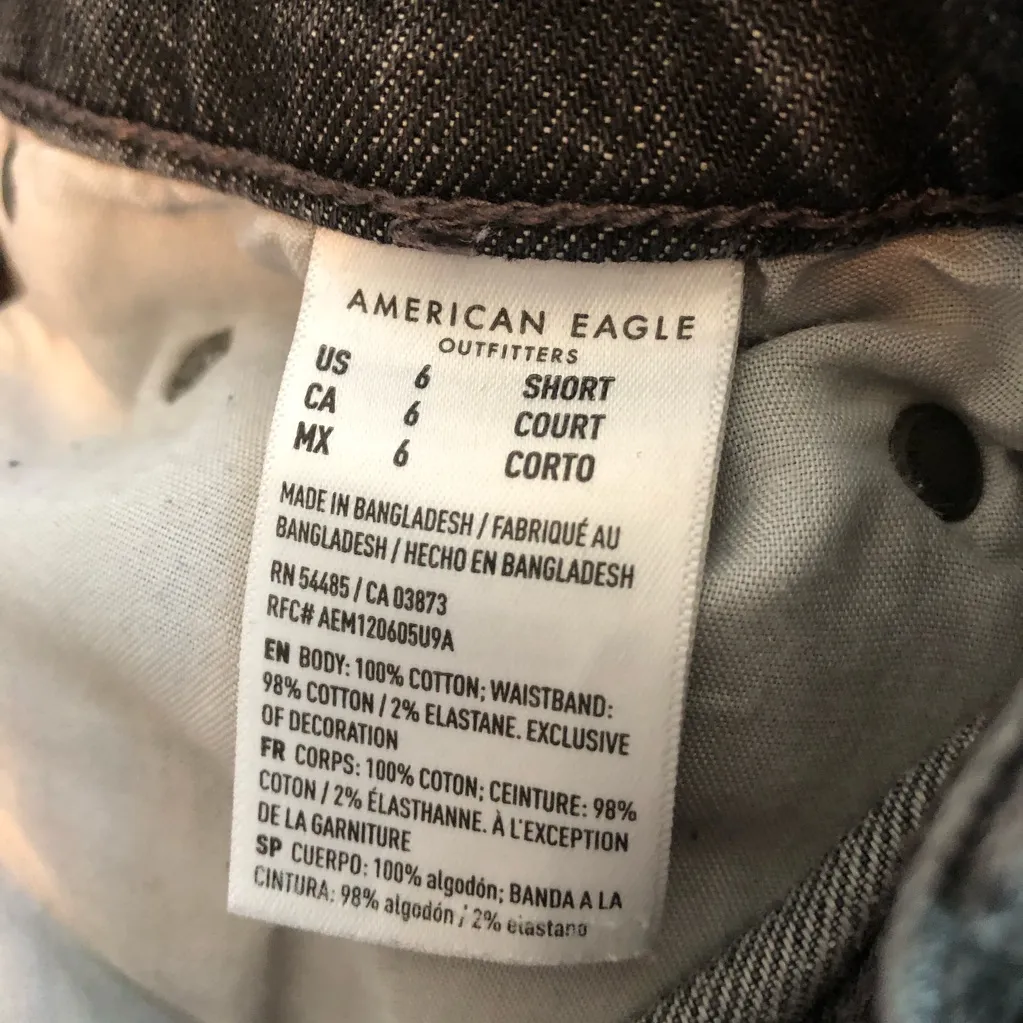 American Eagle The Highest Rise 90’s Boyfriend distressed black jeans sz 6 short - Image 4
