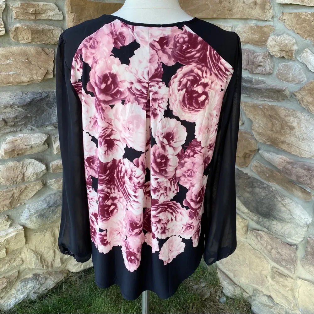 Dress Barn Floral Top - Image 6