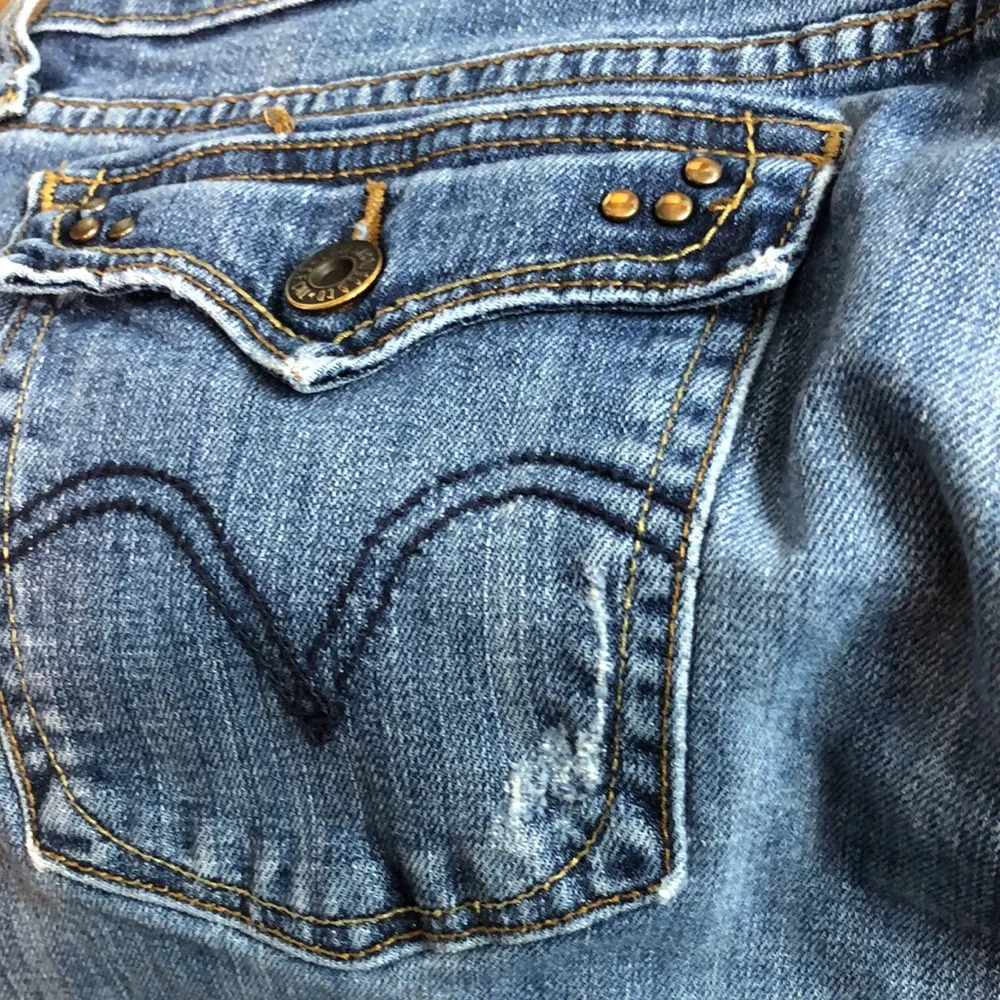 Levi’s Bootcut 515 Size 12 Short Jeans w/Front Pockets & Back Buttoned Pockets - Image 9