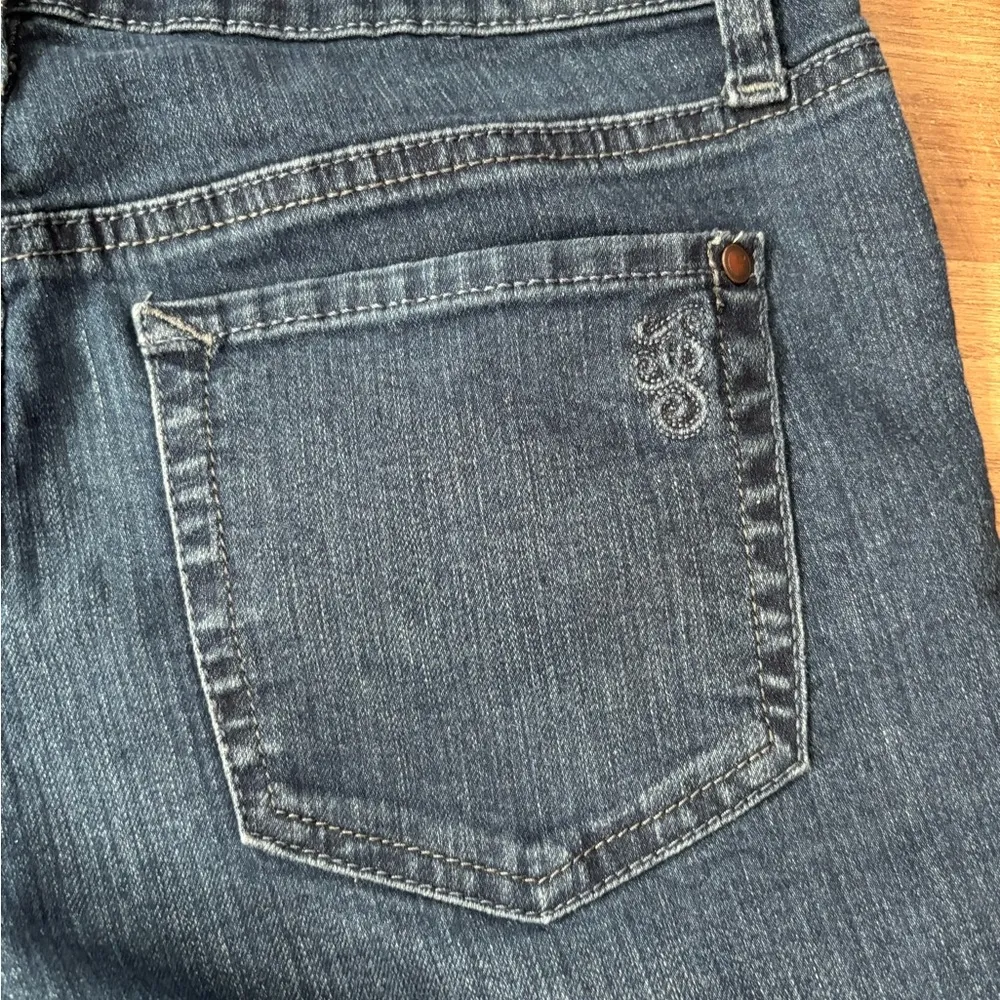 Jessica Simpson Kiss me Jeggings in dark wash size 29 32 inch inseam - Image 7