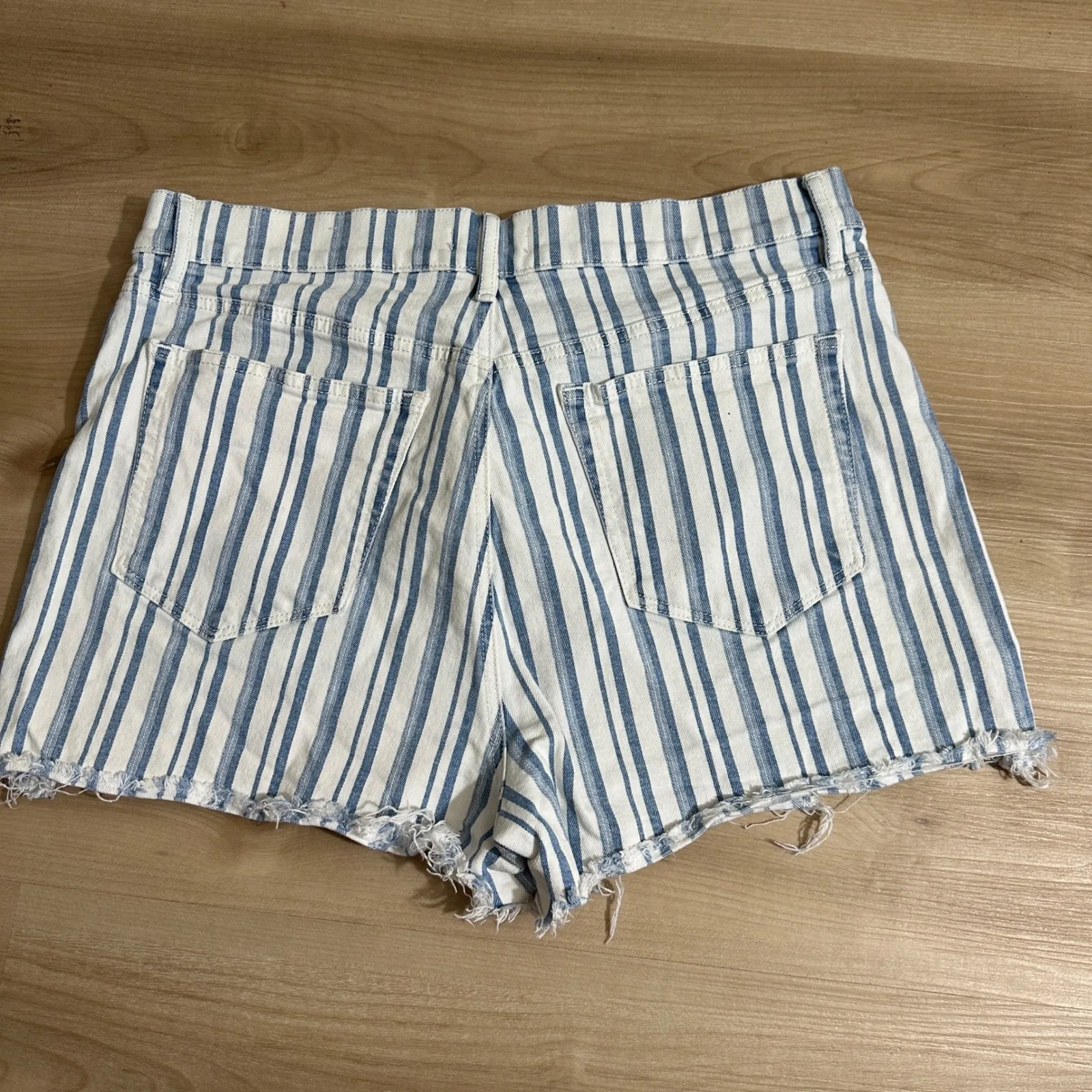 Made And‎ Loved Loft Denim Shorts 31/12 Blue White Striped Denim Cut Off Shorts - Image 6